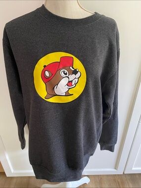 New with tag Buc-Ees Charcoal Gray Crewneck Sweatshirt adult medium